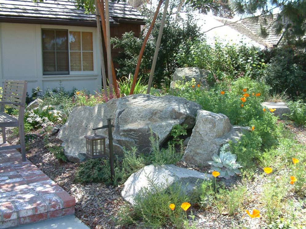 Regal Boulder and Subjects